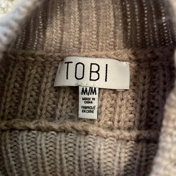 Distressed Turtleneck Sweater - Picture 4 of 6